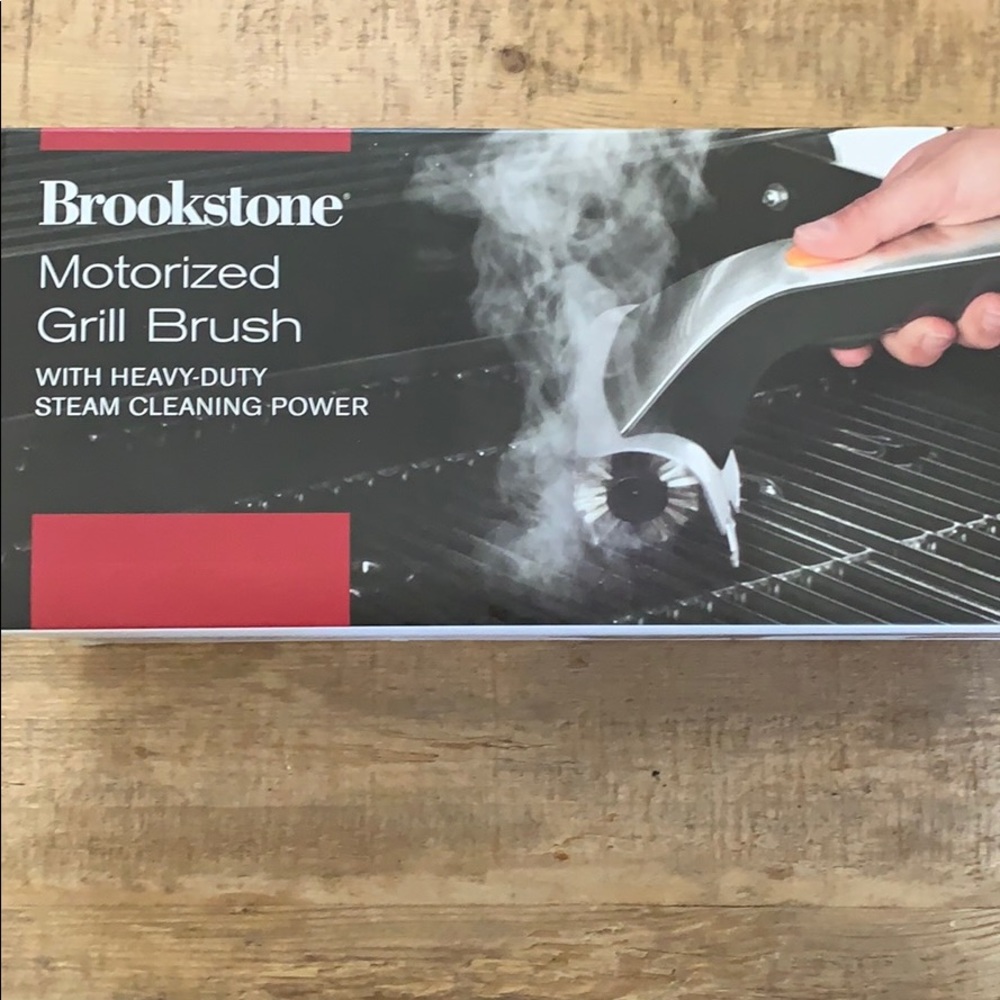 NWT brookstone motorized grill brush